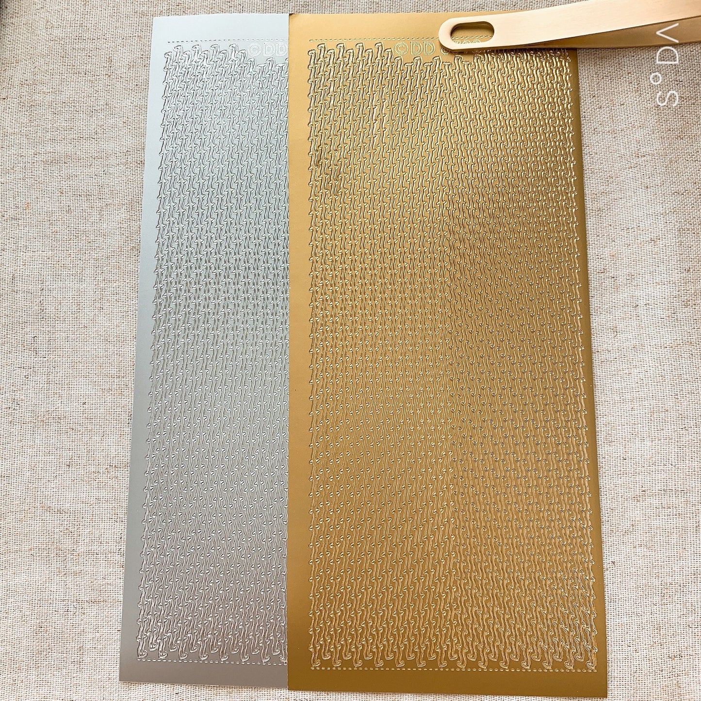 Barbed Wire Thorn Chain and Borders